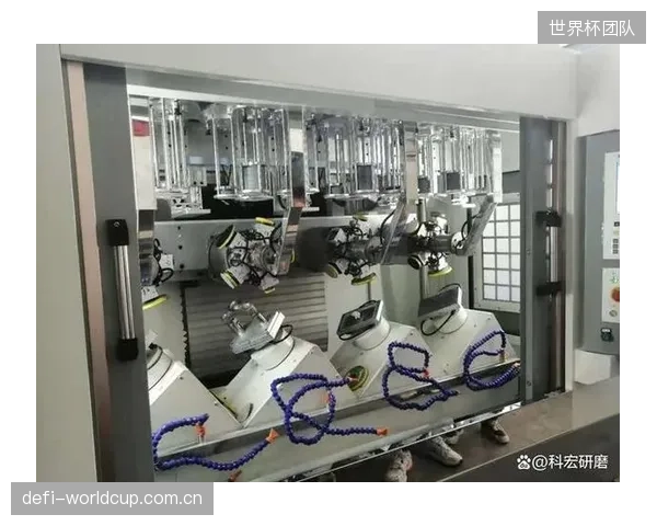 引入自动化打磨机器人后，一条标准保龄球赛道的微米级平面度打磨工程，可将现场人工干预需求降低七成